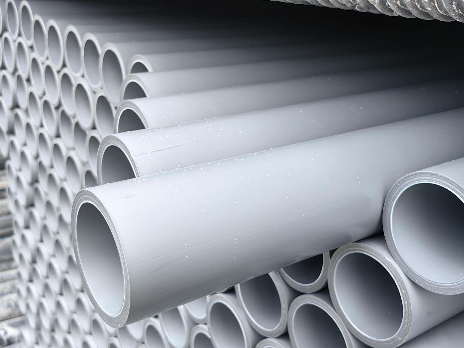 Heat-resistant polyethylene (PE-RT) pipes for hot and cold water